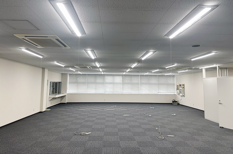 笠間工場　事務所内　（内外装・塗装・看板・電気工事）