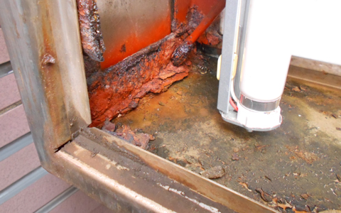 老朽化看板の放置